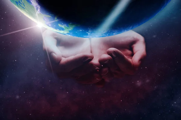 Proteger Nosso Mundo Mãos Humanas Poeira Nebulosa Meios Mistos — Fotografia de Stock