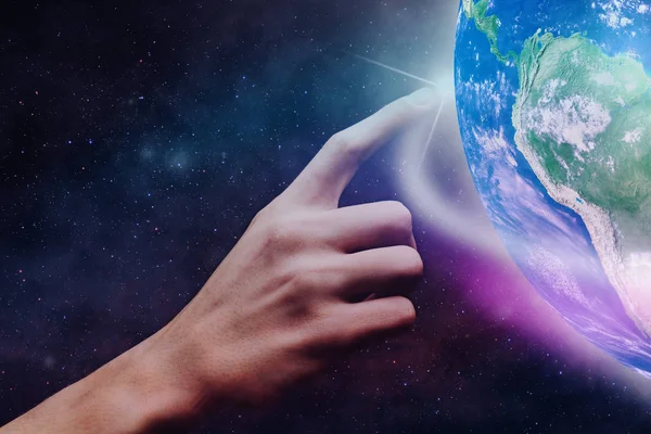 Αγγίζοντας Τον Πλανήτη Δάχτυλο Νεφέλωμα Σκόνη Άπειρο Διάστημα Μικτή Τεχνική — Φωτογραφία Αρχείου
