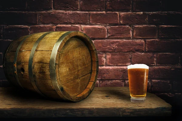 Wooden Barrel Glass Beer Old Oak Table Wood — Stock Photo, Image