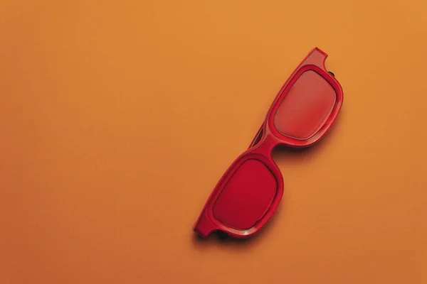 Gafas Rojas Sobre Fondo Naranja Concepto Verano — Foto de Stock