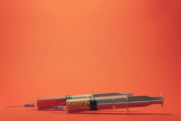 Dos Jeringas Con Medicamentos Color Vitaminas Tintes Potenciadores Sabor Suplementos — Foto de Stock