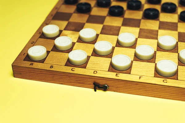 Chess Baord Chess Yellow Table Background — Stock Photo, Image