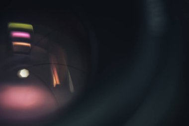 Güzel kamera objektifi arka plan yakın. Makro görünümü.