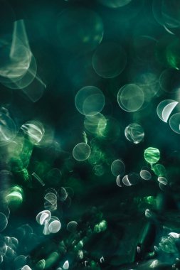 Yeşil arka planda güzel ışık bokeh.