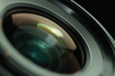 Güzel kamera objektifi arka plan yakın. Makro görünümü.