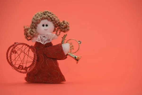 Indah Natal Mainan Malaikat Bagus Latar Belakang Merah — Stok Foto