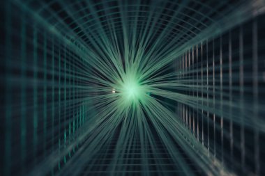 Güzel soyut optik fiber beyaz ışık arka planda kaybolur..