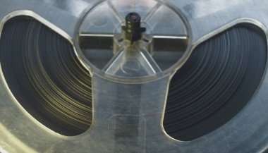 Eski tip makaralı teyp kayıt arkaplanını kapat.