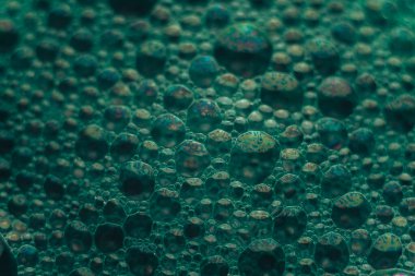 Tasarım için güzel soyut yeşil baloncuklar arka plan deseni. Arkaplan, pankart için sıvı dokusu.