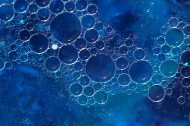 Tasarım için güzel soyut mavi baloncuklar arka plan deseni. Arkaplan, pankart için sıvı dokusu.