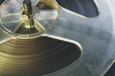 Eski tip makaralı teyp kayıt arkaplanını kapat.