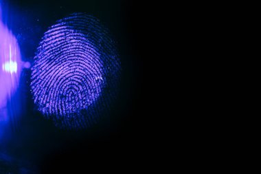 Tasarım için arkaplan dokusundaki güzel, soyut, mor renkli parmak izini kapat. Makro fotoğrafçılık görünümü.