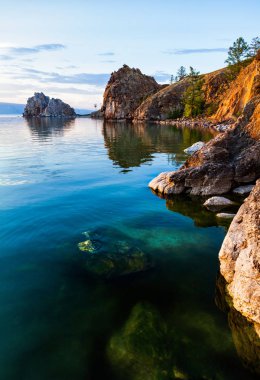 Cape burhan ve şaman rock olkhon Adası Baykal Gölü, Rusya Federasyonu.