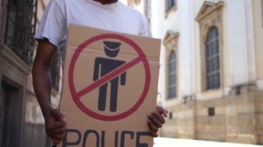 Afrikalı Amerikalı öğrenci polis şiddetini ve ırkçılığı protesto etti. POLİS BÖLGESİ BÖLGESİ