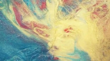 Renkli köpüklü boyalar güzel desenler içinde karıştırın. Mavi, sarı, kırmızı ve diğer renklerin yağ mürekkebinin yüzeye yayılması ve inanılmaz dokular ve tasarım yaratarak diğerinin karışımı.