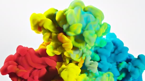 彩色丙烯酸云抽象烟雾爆炸动画 特写视图 — 图库视频影像