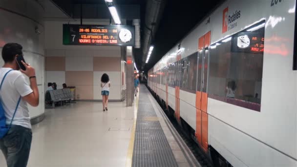 Барселона Каталонія Іспанія 2018 Липня Барселона Підземні Сцени Життя Поїзди — стокове відео