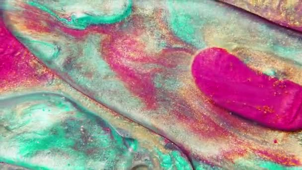 Πολύχρωμα Αστραφτερά Χρώματα Αναμειγνύονται Όμορφα Μοτίβα Μελάνι Λαδιού Από Βυσσινί — Αρχείο Βίντεο