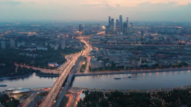Flying Wide Illuminated City Highways Moskva River Cityscape Dusk Moscow — Stock Video