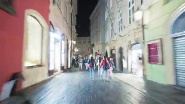 Schöne Bewegung Timelapse Des Abends Europäischen Straßen Prag Spaziergänge Durch — Stockvideo