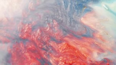 Renkli köpüklü boyalar güzel desenler içinde karıştırın. Kırmızı, turuncu, gri, mavi ve beyaz renklerin yağ mürekkebinin yüzeye yayılması ve inanılmaz dokular ve tasarım yaratarak bir diğerini karıştırdığı.