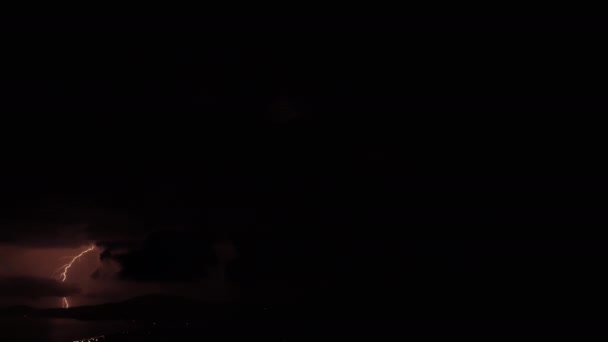 Nádherná Bouřka Malebným Osvětlovaným Bleskem Osvětlovaným Černým Nebem Oranžovými Žlutými — Stock video