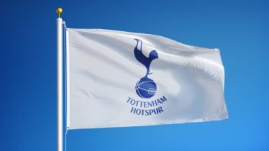 İngiltere Londra Temmuz 2018: Tottenham Hotspur F.C. bayrağı mavi gökyüzüne karşı yavaş hareketle sallanıyor, editoryal animasyon, sorunsuz döngülü, yakın çekim, alfa kanalında izole.