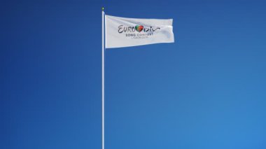 Eurovision Şarkı Yarışması 2018 Lizbon bayrağı mavi gökyüzüne karşı yavaş çekimde sallayarak, editoryal animasyon, sorunsuz döngülü, uzun çekim, siyah beyaz mat alfa kanalda izole.