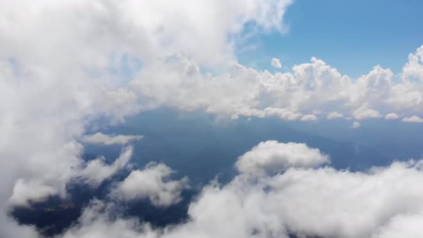 Latanie Przez Zadziwiająco Piękny Cloudscape Malownicze Timelapse Białych Puszystych Chmur — Wideo stockowe