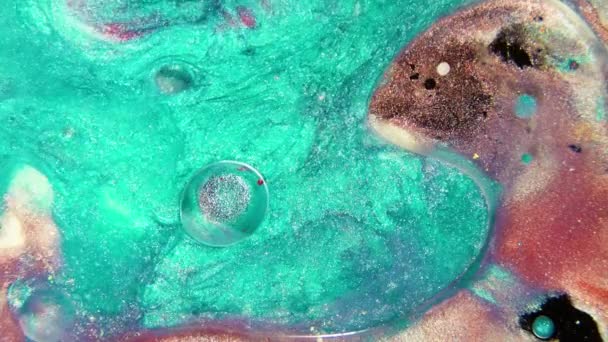 Renkli Köpüklü Boyalar Güzel Desenler Içinde Karıştırın Yüzeye Yayılan Turkoise — Stok video