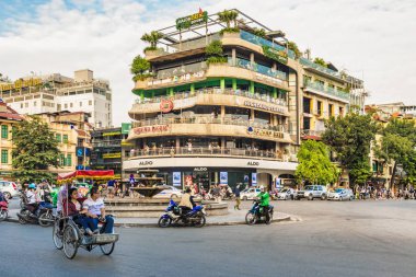 Hanoi, Vietnam - 23 Ekim 2017: Ana Meydanı Hanoi'eski çeyrek Çeşme merkezinde ile göster.
