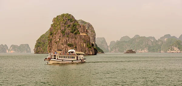 Halong Bay Vietnam Unesco Werelderfgoed Meest Bezochte Plaats Buurt Van — Stockfoto