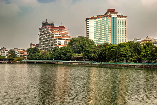 Modern Buildings Located Banks Hanoi Largest Lake West Lake — Stock Photo, Image