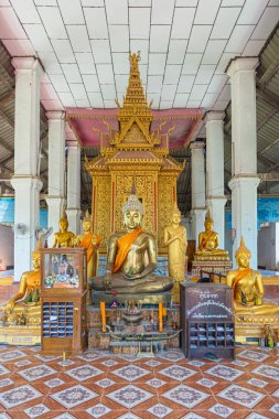 Buda içinde Budist Tapınağı Wat Phouang Keo Muang Khong, Laos, heykeli.
