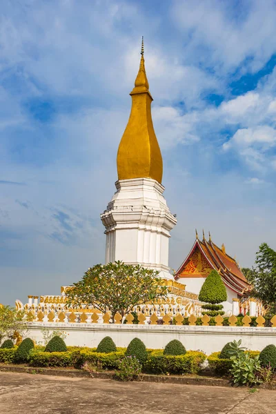 Sikhottabong 일컬어 Sikhottabong Stupa는 Thakhek 캄무안 라오스의 — 스톡 사진