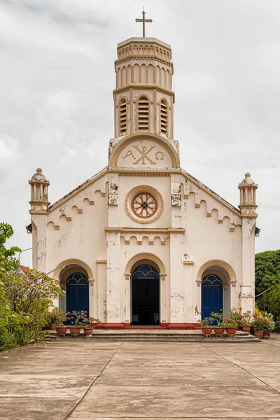 Homlokzati Teresa Katolikus Egyház Savannakhet Trhe Kisvárosban Mekong Folyó Laoszban — Stock Fotó