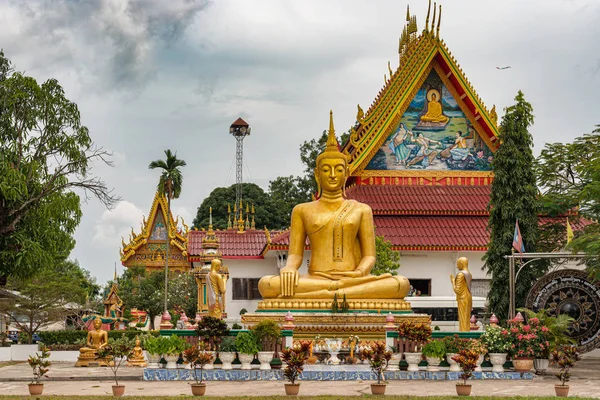 Savannakhet Laos Tapınakta Dışında Buda Heykeli — Stok fotoğraf