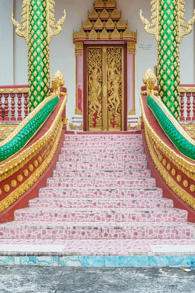 Πόρτες Και Σκάλες Για Βουδιστικό Ναό Wat Sayamungkhun Savannakhet Λάος — Φωτογραφία Αρχείου