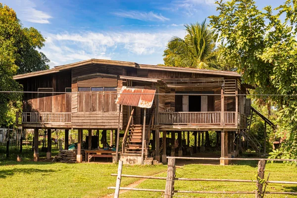 Casa Indipendente Legno Sulla Riva Del Fiume Mekong Muang Khong — Foto Stock