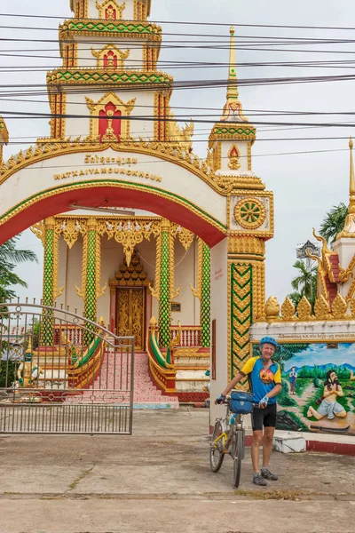 Savannakhet Laos November 2017 Reisende Mit Dem Fahrrad Vor Dem — Stockfoto