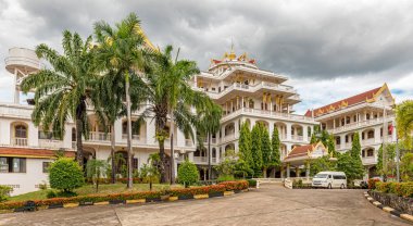 Pakse, Laos - 7 Kasım 2017: görünüm Pakse, Laos Champasak Palace Otel'de ön.