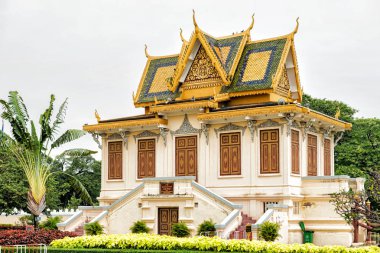 Phnom Penh, Kamboçya, Kamboçya Kral Kraliyet ikametgahı olarak hizmet veren bir kompleks binaların Kraliyet Sarayı.