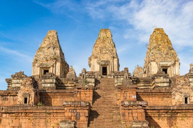 Pre Rup bir Hindu Tapınağı'nda Angkor, Kamboçya, devlet Khmer tapınak kral olarak ve 961 adanmış inşa var. Tapınak dağ kombine tuğla, laterite ve kumtaşı İnşaat.