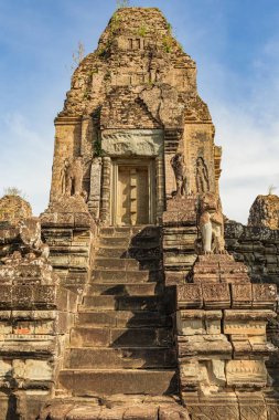 Pre Rup bir Hindu Tapınağı'nda Angkor, Kamboçya, devlet Khmer tapınak kral olarak ve 961 adanmış inşa var. Tapınak dağ kombine tuğla, laterite ve kumtaşı İnşaat.