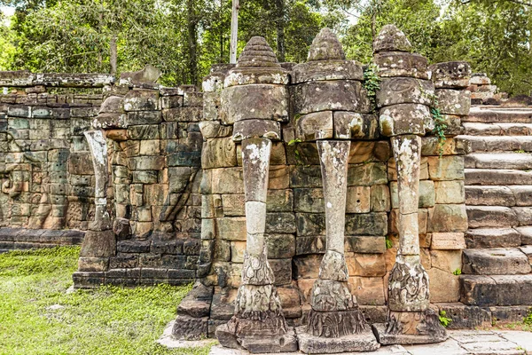 Elefantenterrasse Angkor Siem Reap Kambodscha Gesäumt Von Elefantenschnitzereien Und Statuen — Stockfoto