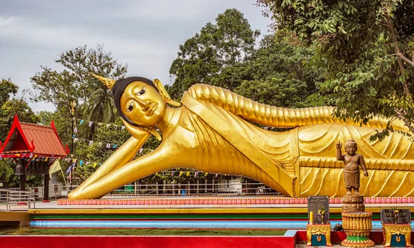 Thung Pradu Tailândia Novembro 2017 Wat Thung Pradu Dormindo Reclinado — Fotografia de Stock