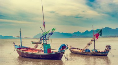 Hua Hin, Tayland yakınlarındaki kasabada Koyu'nda balıkçı tekneleri