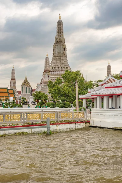 Ват Арун Ратчаварам Ратчаворамавихан Wat Arun Ratchawaram Ratchaworamawihan Монументальный Буддистский — стоковое фото