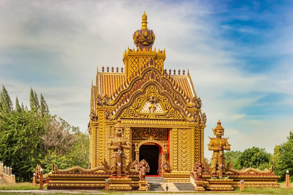 Hua Hin Tayland Budist Tapınağı Girişindeki Iki Dev Oteller — Stok fotoğraf