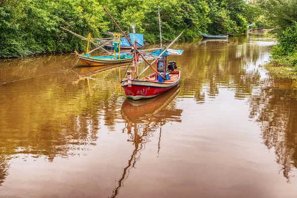 Vista Barco Anclado Río Del Golfo Tailandia Cerca Thung Pradu — Foto de Stock